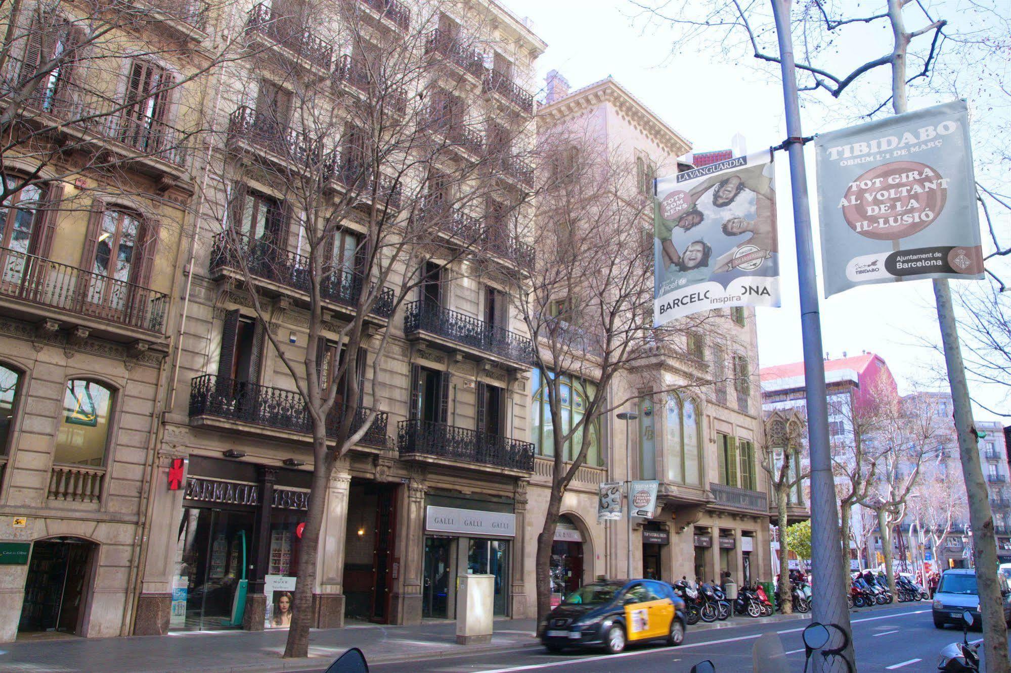 ホテル レニン ホステル バルセロナ エクステリア 写真